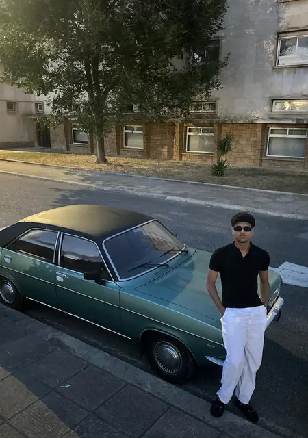 Soy Yahya Taoufik, 18 años de Madrid, busco conocer gente para relación a largo plazo