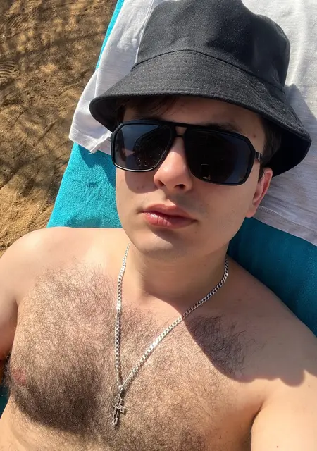 Николай из Каира, мне 26, познакомлюсь на одну ночь