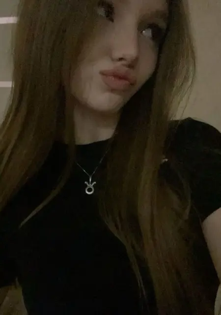 Анастасия из Донецка, мне 18, познакомлюсь для вирта