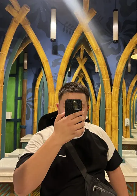 Ырыскелди из Бишкека, мне 23, познакомлюсь на одну ночь