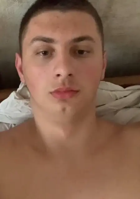 Дмитро из Луцка, мне 19, познакомлюсь для общения