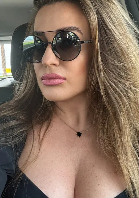 Я Алла, 39, знакомлюсь без обязательств в Софии