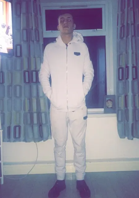 I'm Brandon, 25, looking to meet for long-term in Bristol