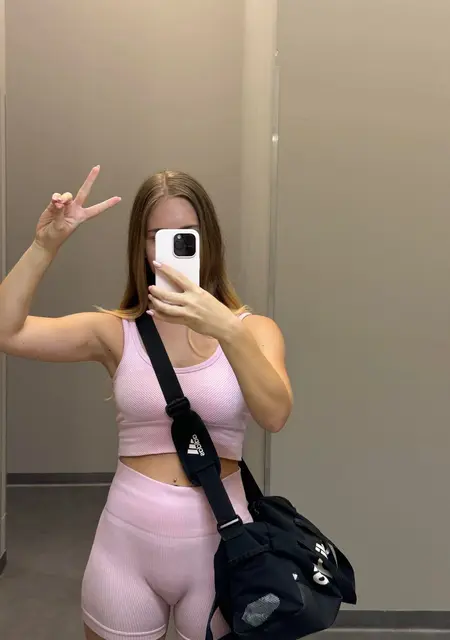 Oliwia из Катовице, мне 20, познакомлюсь для дружбы