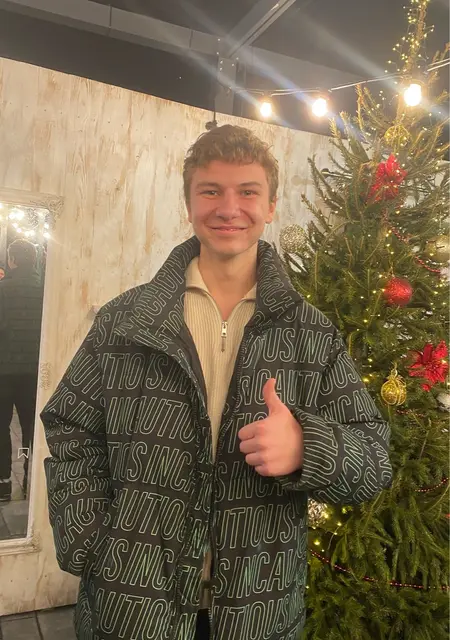 Максим из Львова, мне 20, познакомлюсь для постоянных отношений