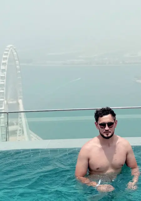 Tokhirov from Aberystwyth, 28 years old, ready to meet for one-night stand