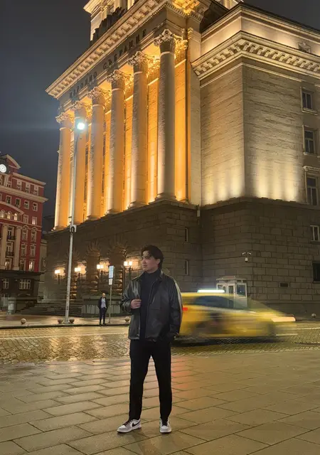 Амантур из Софии, мне 21, познакомлюсь на одну ночь