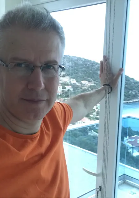 Я Levent, 50, из Тире, ищу знакомство для приятного времяпровождения