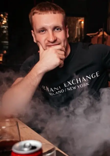 Я Юра, 28 років з Кривого Рогу, шукаю знайомство для приємного проведення часу