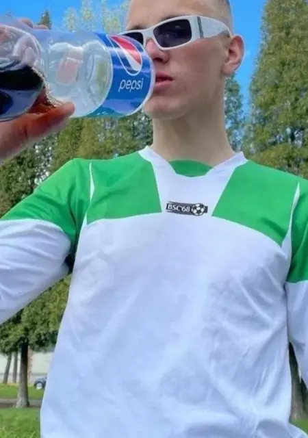 Кирил из Витебска, мне 18, познакомлюсь на одну ночь