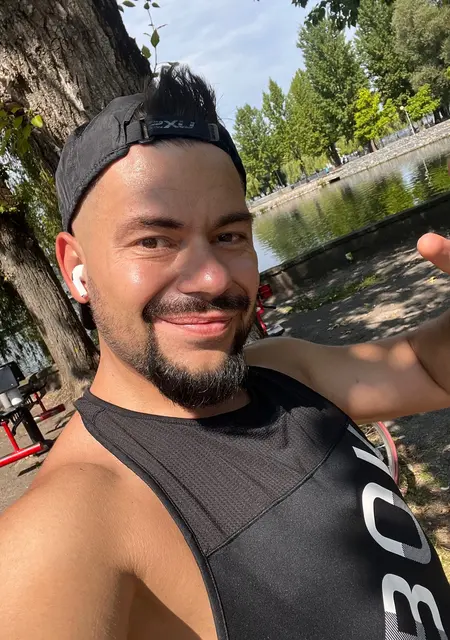 Я John Daniels, 39 років з Тернополя, шукаю знайомство для приємного проведення часу