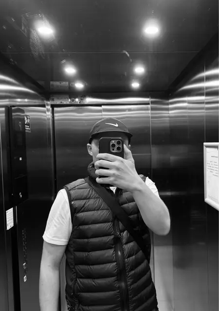 Я Nikolay, 21, из Варшавы, ищу знакомства без обязательств