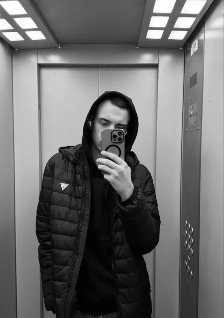 Тимофей из Дронтена, ищу на сайте знакомства на одну ночь