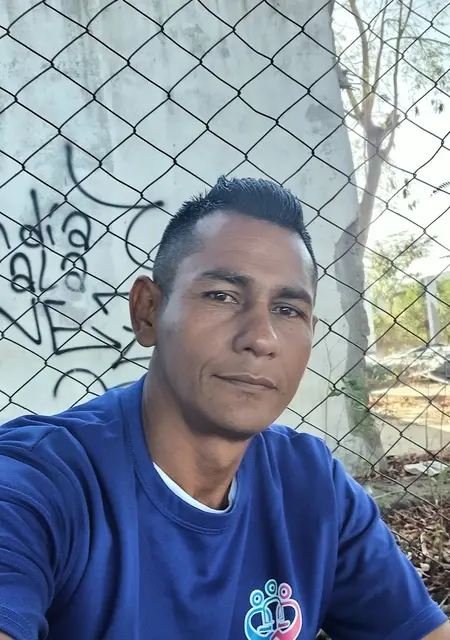 Ari de Madrid, tengo 42 años, listo para conocer para relación sin ataduras