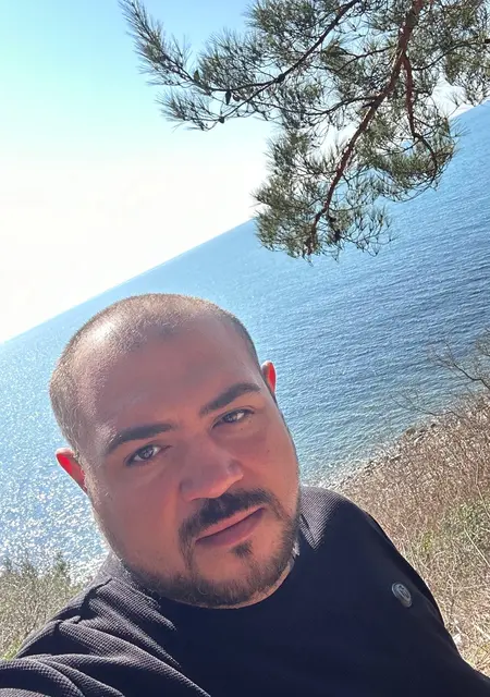 Я Niko, 32, знакомлюсь на одну ночь в Макеевке