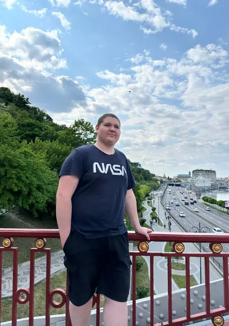 Я Yaroslav, 19, из Мелитополя, ищу знакомство для постоянных отношений