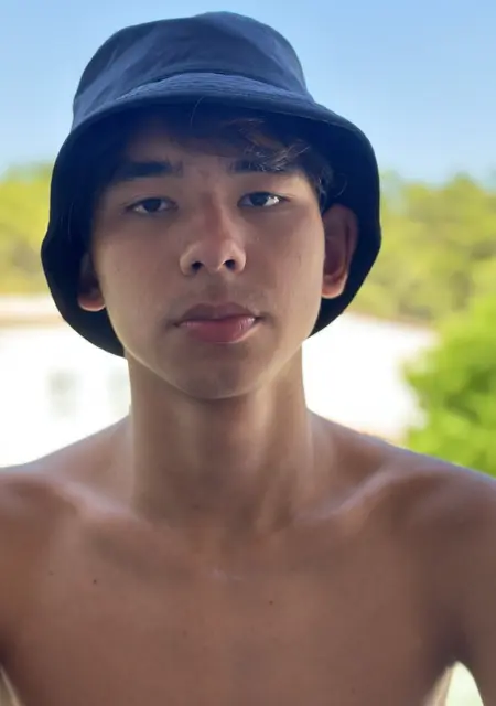 Ахмет из Алматы, мне 18, познакомлюсь для постоянных отношений