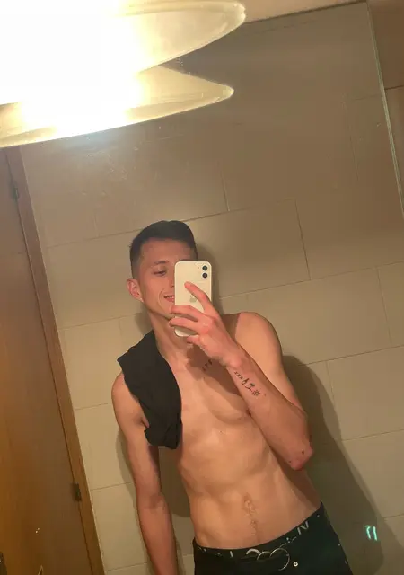 Я Santiago, 24, из Барселоны, ищу знакомства без обязательств