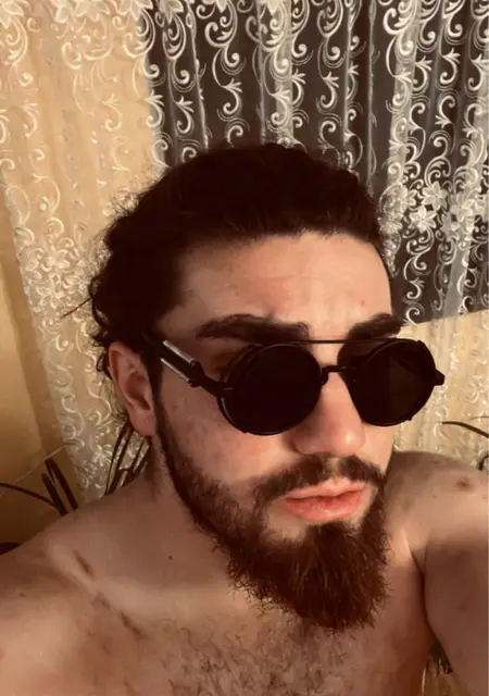 Я Teodor, 26, из Бухареста, ищу знакомства без обязательств