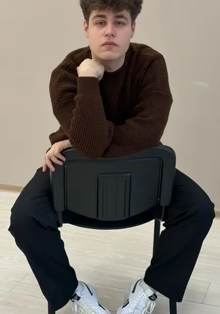 Я Максим, 18, знакомлюсь для приятного времяпровождения в Франкфурте-на-майне