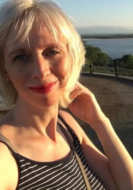 Я Виолетта, 45 років, знайомлюсь без зобов'язань у Київ