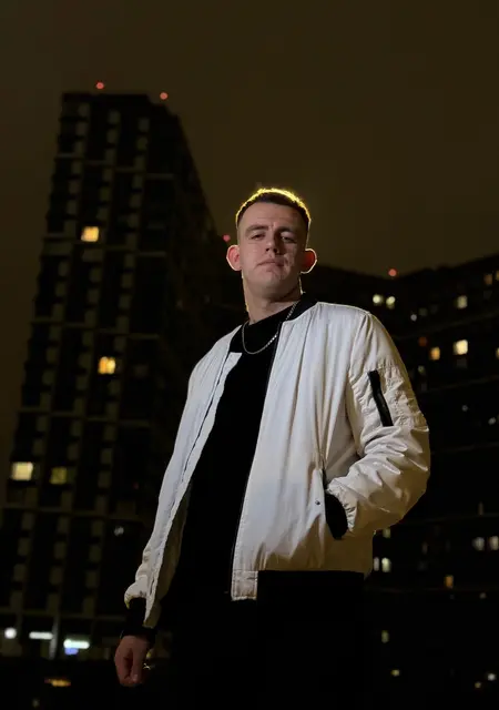 Денис из Луганска, мне 23, познакомлюсь на одну ночь