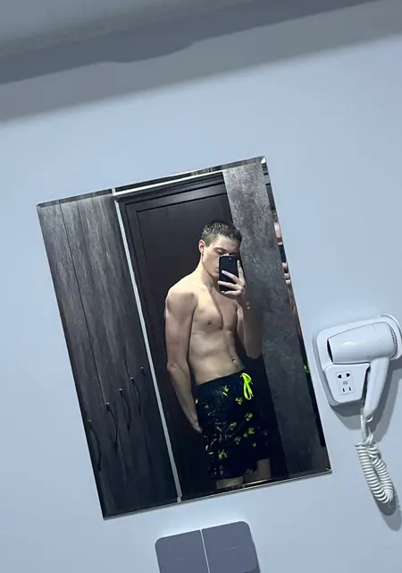 Я Вячеслав, 19, знакомлюсь для вирта в Караганде