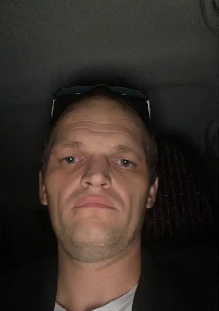 Anton из Донецка, ищу на сайте открытые отношения