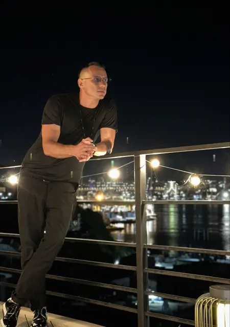 Я Denis, 44, из Палермо, ищу знакомство для общения