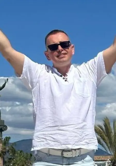 Soy Vik, 44 años, conociéndome para pasatiempo agradable en Elche