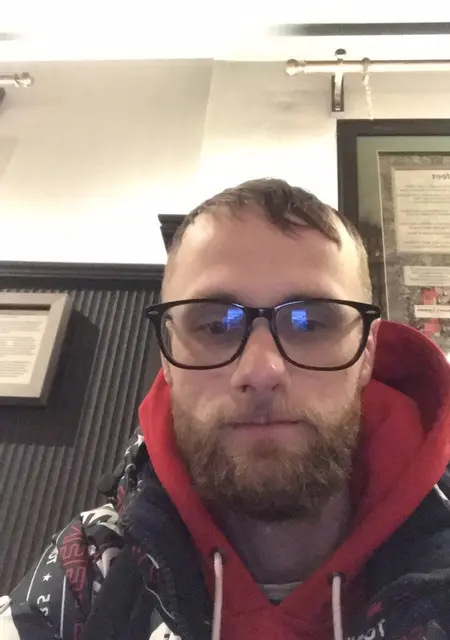 Я Богдан, 29 років, знайомлюсь для постійних стосунків у Івано-Франківську