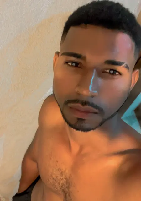 Jhoby из Порту-Сегуру, ищу на сайте знакомства на одну ночь