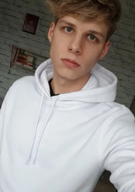 Я Maciek, 25, знакомлюсь на одну ночь в Кельце