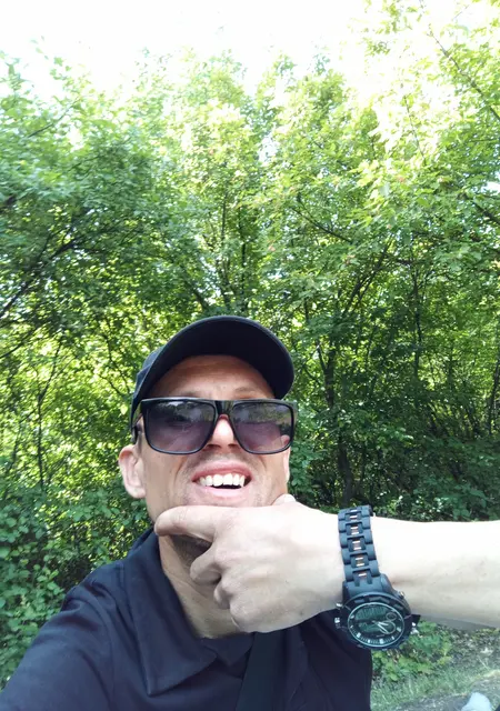 Егор из Макеевки, мне 38, познакомлюсь для вирта