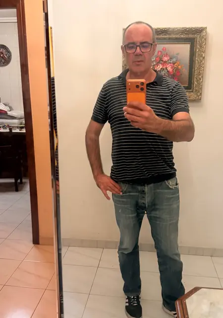 Soy Miguel Durán, 52 años de Vigo, busco conocer gente para relación sin ataduras