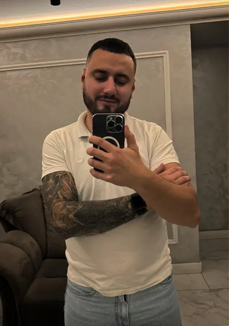 Юра из Черновцов, ищу на сайте знакомства на одну ночь