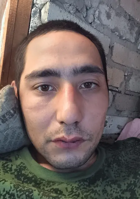 Я Виталий, 33 років, знайомлюсь для вірт у Макіївці