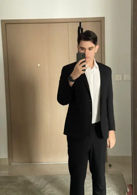 Я Artyom, 21, знакомлюсь на одну ночь в Дубае