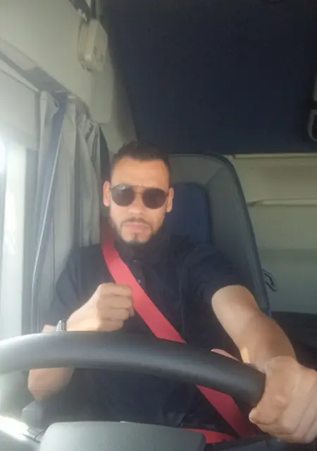 Rami из Севильи, ищу на сайте знакомства на одну ночь