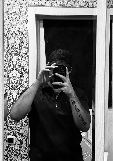 Николай из Афин, ищу на сайте знакомства без обязательств