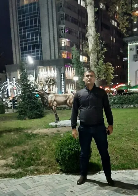 I'm Ayub, 37, looking to meet for no strings attached in Northampton