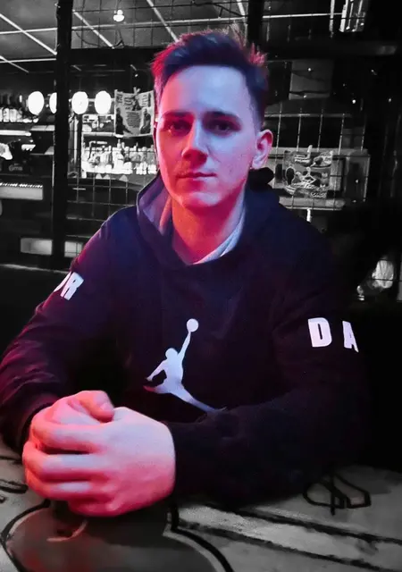 Я Андрій, 20, из Винницы, ищу знакомство для приятного времяпровождения