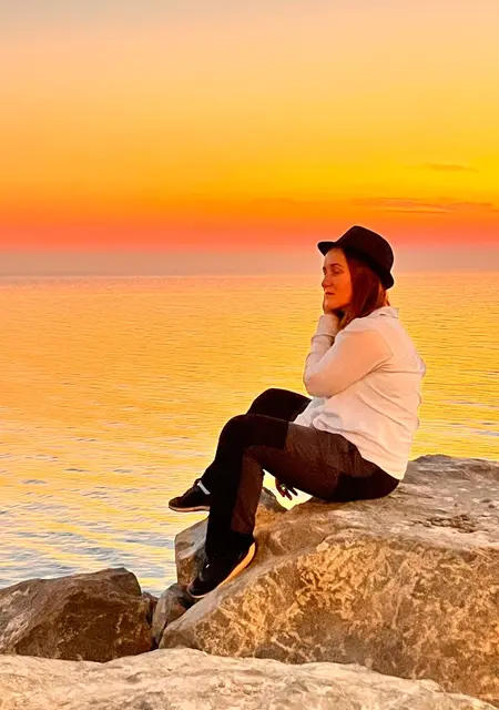 Я Any, 34, знакомлюсь для приятного времяпровождения в Дубае