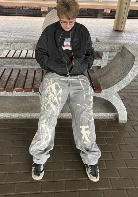 Alex из Пюто, мне 25, познакомлюсь для вирта