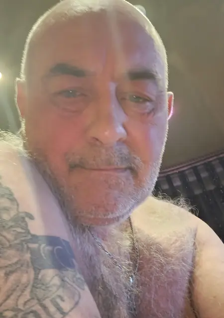 Юра из Львова, ищу на сайте знакомства на одну ночь