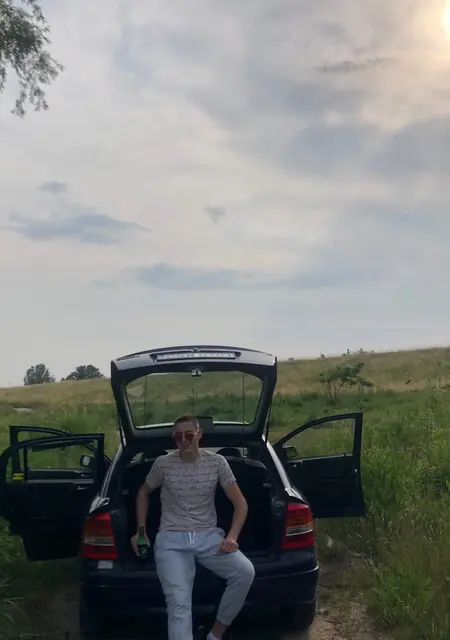 Я Юра, 20 років, знайомлюсь для дружби у Львові