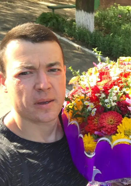 Я Андрей, 37, знакомлюсь для постоянных отношений в Горловке