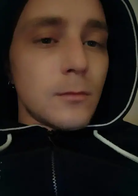 Я Андрей, 25, из Лиды, ищу знакомства без обязательств