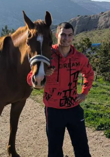Я Alik, 21, из Тбилиси, ищу знакомство для постоянных отношений
