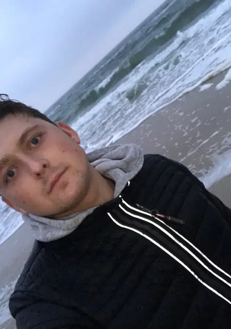 Я Давид, 25, знакомлюсь на одну ночь в Сумах